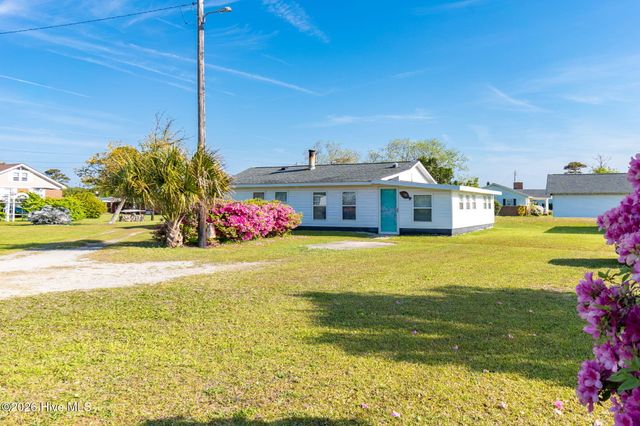 187 Mullens Drive, Harkers Island, NC 28531