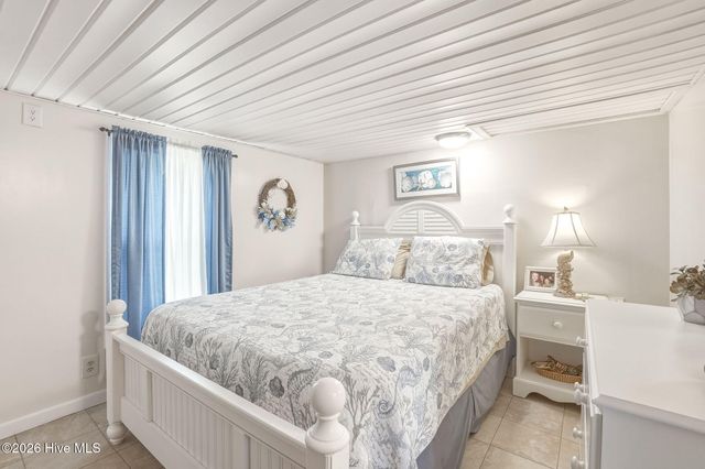 187 Mullens Drive, Harkers Island, NC 28531