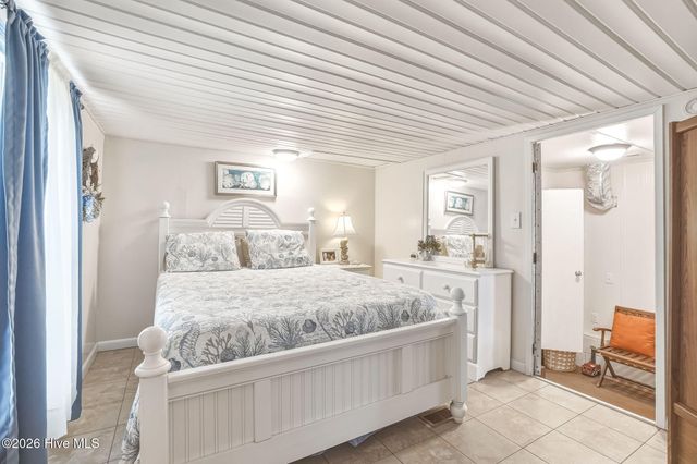 187 Mullens Drive, Harkers Island, NC 28531