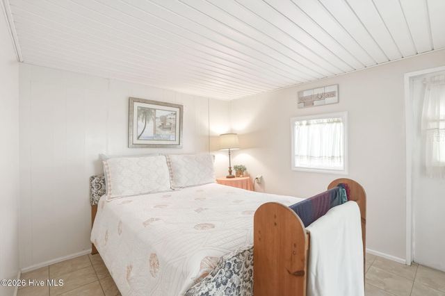 187 Mullens Drive, Harkers Island, NC 28531