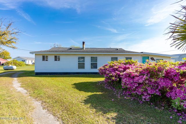 187 Mullens Drive, Harkers Island, NC 28531