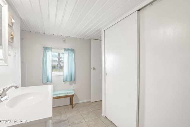 187 Mullens Drive, Harkers Island, NC 28531