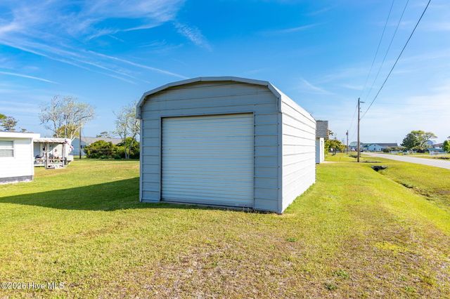 187 Mullens Drive, Harkers Island, NC 28531