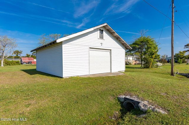 187 Mullens Drive, Harkers Island, NC 28531