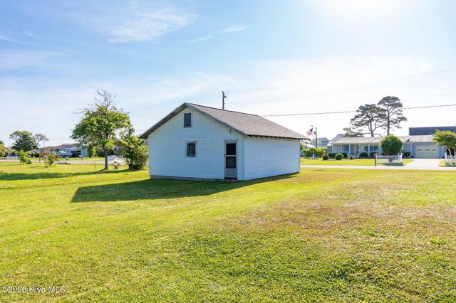 187 Mullens Drive, Harkers Island, NC 28531