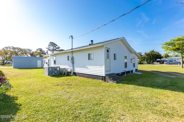 187 Mullens Drive, Harkers Island, NC 28531