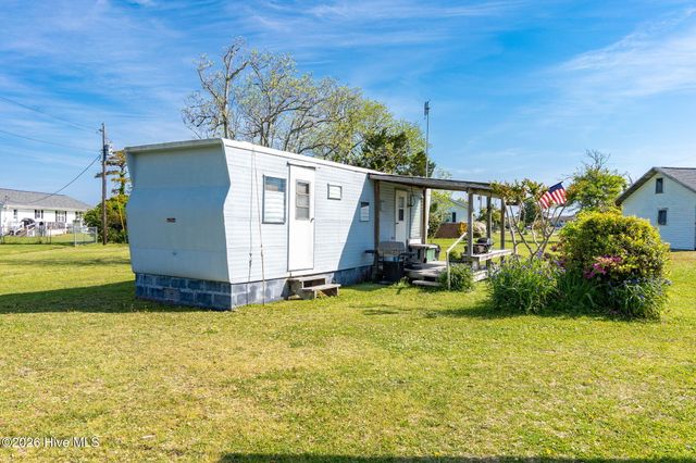 187 Mullens Drive, Harkers Island, NC 28531