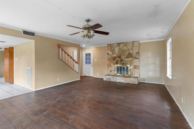 12901 Lamplight Village Ave, Austin, TX 78727