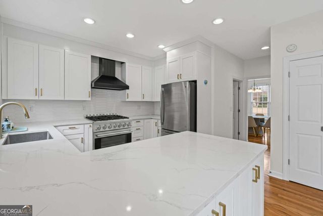 7260 Fawn Lake Drive, Alpharetta, GA 30005