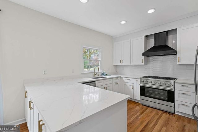 7260 Fawn Lake Drive, Alpharetta, GA 30005