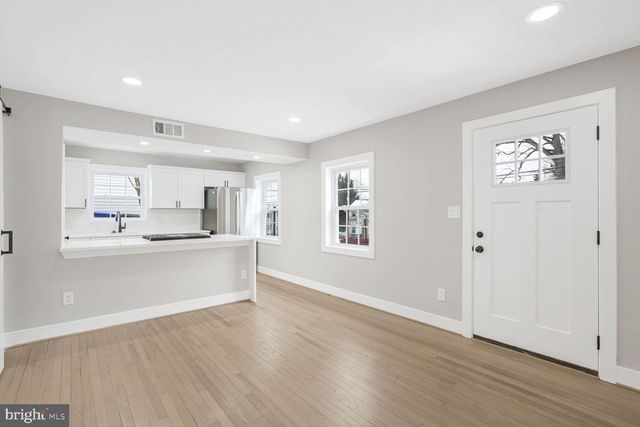 5105 11TH ST S, Arlington, VA 22204