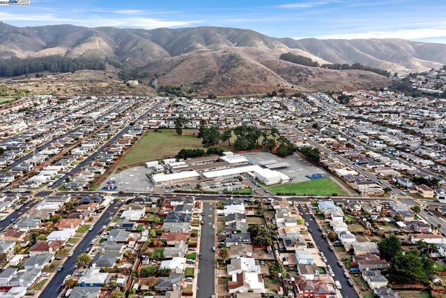 276 Sequoia Ave, South San Francisco, CA 94080