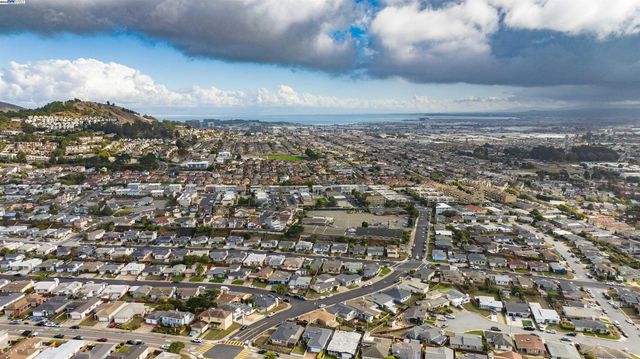 276 Sequoia Ave, South San Francisco, CA 94080