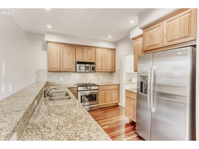 3696 CARMAN Dr, Lake Oswego, OR 97035