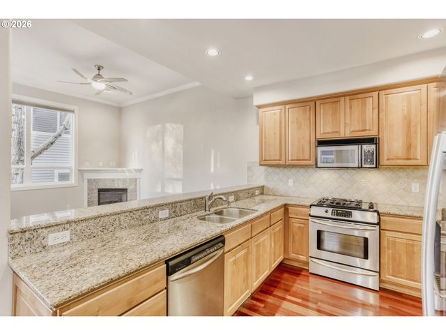 3696 CARMAN Dr, Lake Oswego, OR 97035