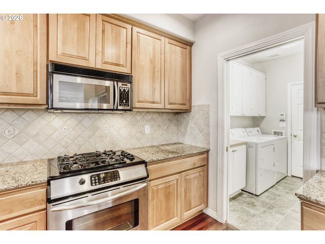 3696 CARMAN Dr, Lake Oswego, OR 97035