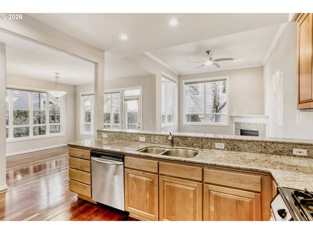 3696 CARMAN Dr, Lake Oswego, OR 97035