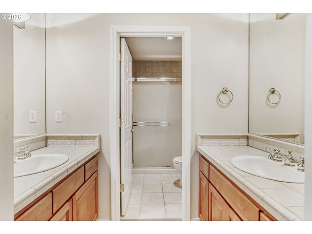 3696 CARMAN Dr, Lake Oswego, OR 97035