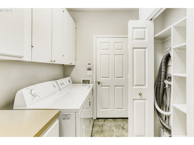 3696 CARMAN Dr, Lake Oswego, OR 97035