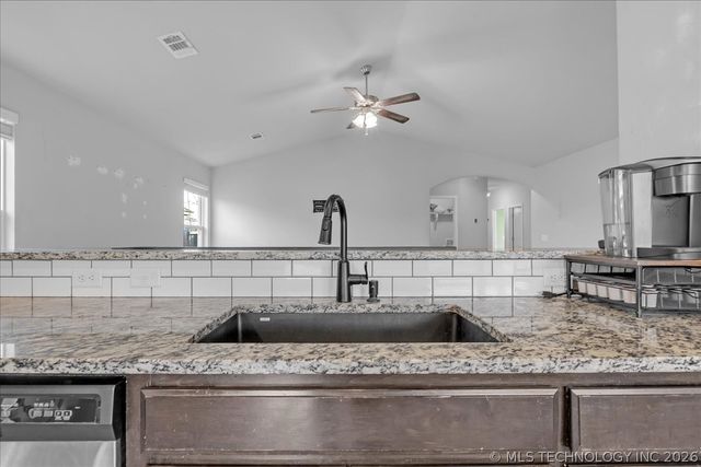 9044 S 254th East Avenue, Broken Arrow, OK 74014