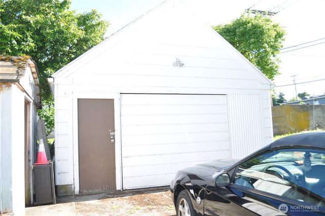 817 34th Street, Anacortes, WA 98221