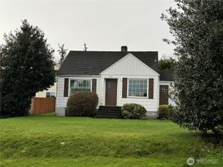 817 34th Street, Anacortes, WA 98221