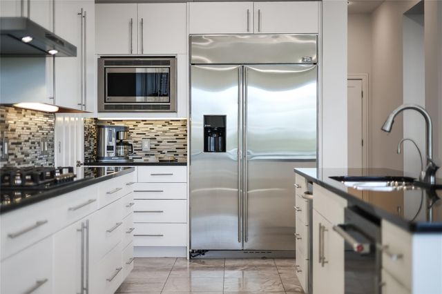 7302 Matisse Pointe DR, Jonestown, TX 78645