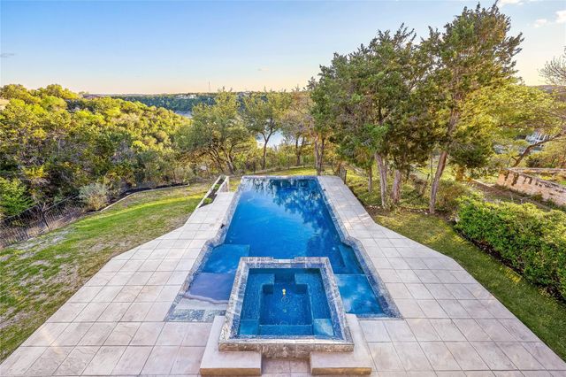 7302 Matisse Pointe DR, Jonestown, TX 78645