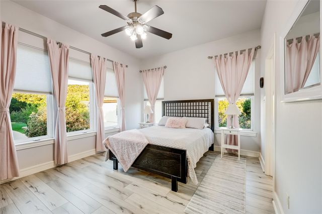 7302 Matisse Pointe DR, Jonestown, TX 78645