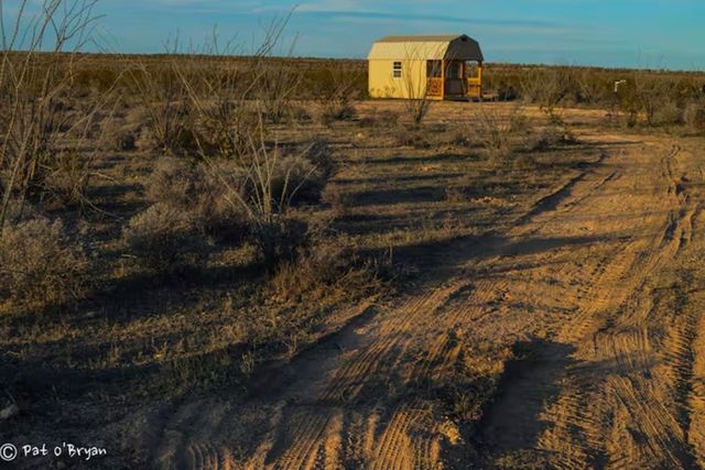 453 La Roja Lane, Terlingua, TX 79852