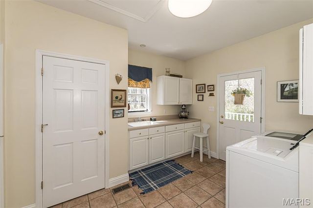 136 Crescent Bluff Drive, Eureka, MO 63025