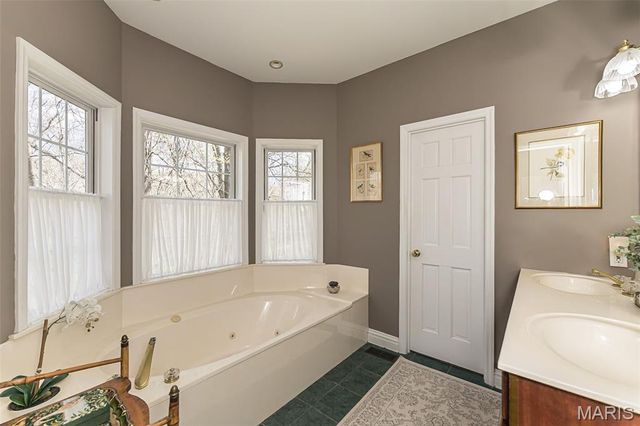 136 Crescent Bluff Drive, Eureka, MO 63025