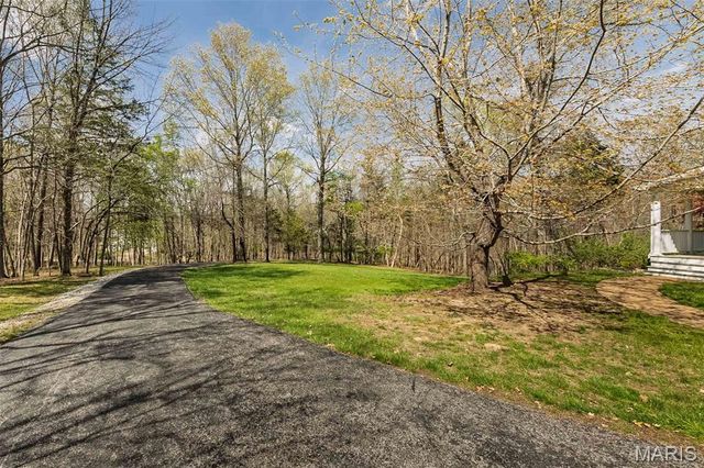 136 Crescent Bluff Drive, Eureka, MO 63025