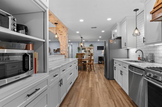 304 Englewood St, Longview, TX 75601