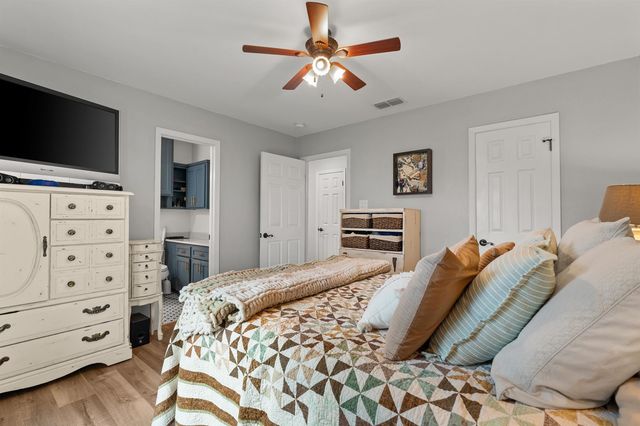 304 Englewood St, Longview, TX 75601