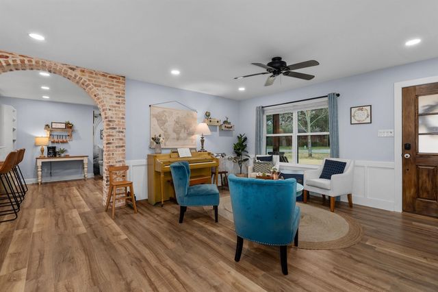 304 Englewood St, Longview, TX 75601