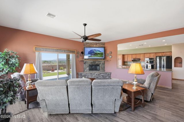 646 E Bent Branch Place, Green Valley, AZ 85614