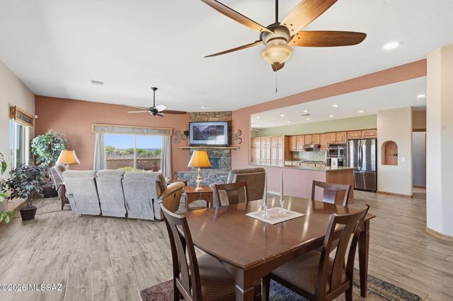646 E Bent Branch Place, Green Valley, AZ 85614