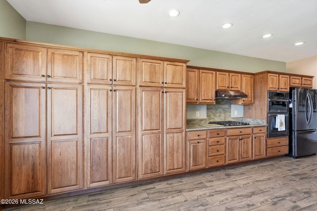 646 E Bent Branch Place, Green Valley, AZ 85614