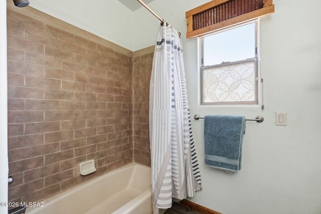 646 E Bent Branch Place, Green Valley, AZ 85614