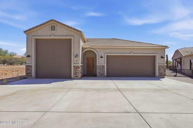 646 E Bent Branch Place, Green Valley, AZ 85614