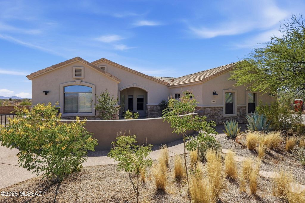 646 E Bent Branch Place, Green Valley, AZ 85614