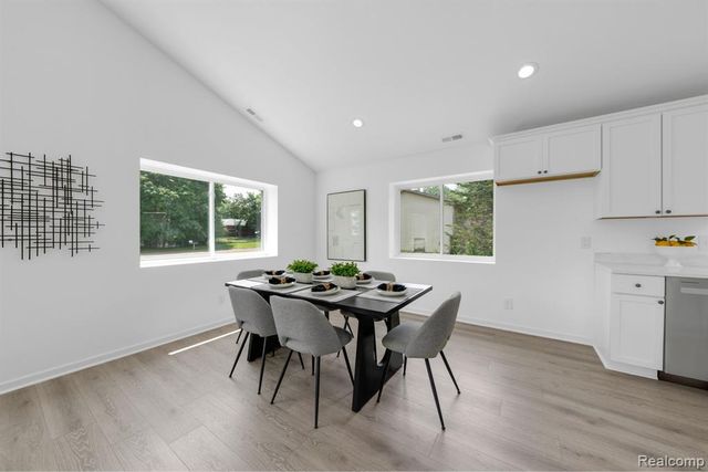 2694 Vendome Avenue, Rochester Hills, MI 48309