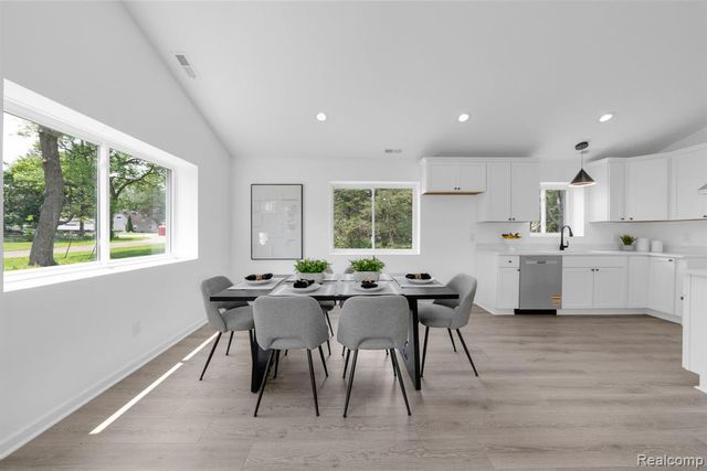 2694 Vendome Avenue, Rochester Hills, MI 48309