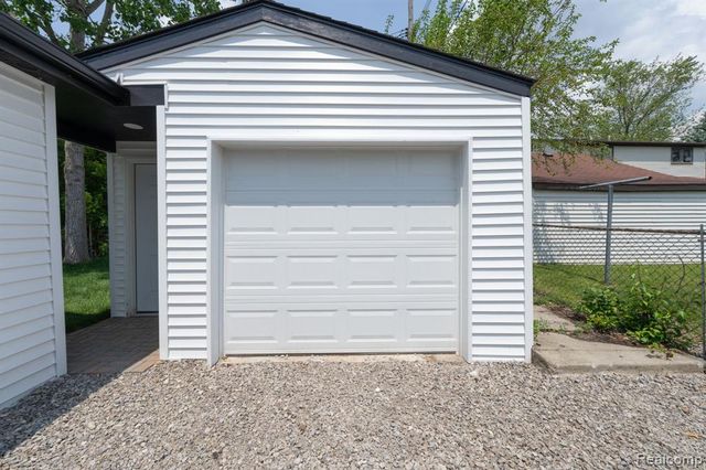 2694 Vendome Avenue, Rochester Hills, MI 48309