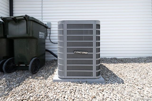 2694 Vendome Avenue, Rochester Hills, MI 48309