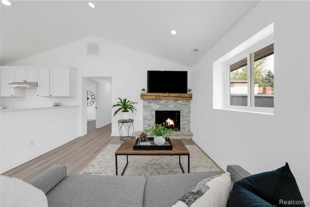 2694 Vendome Avenue, Rochester Hills, MI 48309