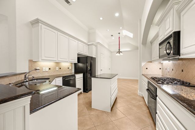 6109 Lake Way, North Richland Hills, TX 76180
