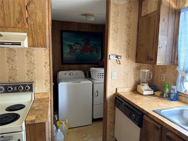 217 GARY AVENUE, Oak Hill, FL 32759