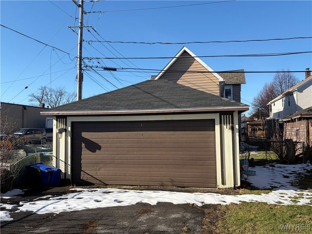 18 Stephenson Avenue, West Seneca, NY 14224